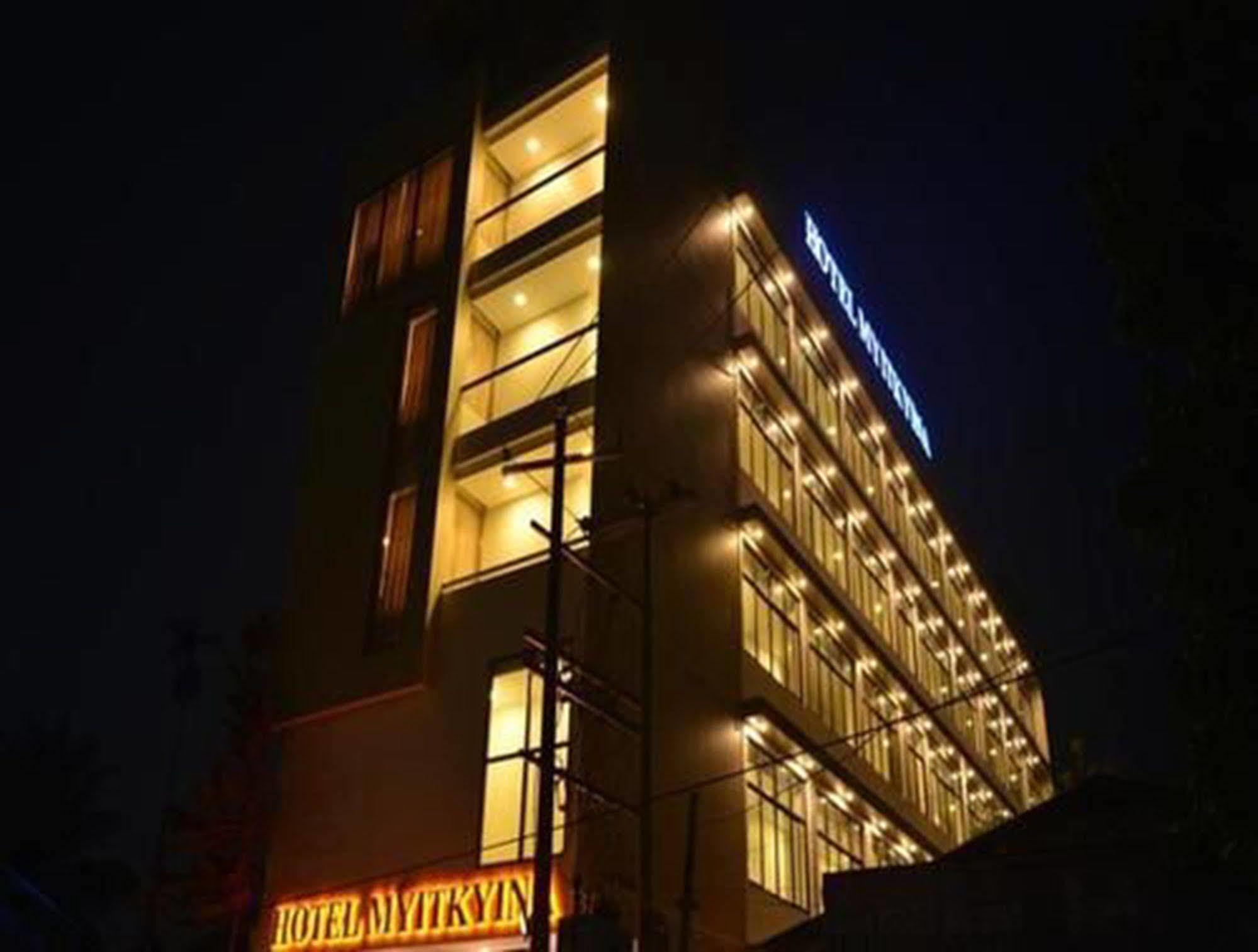 Hotel М'їчина Екстер'єр фото