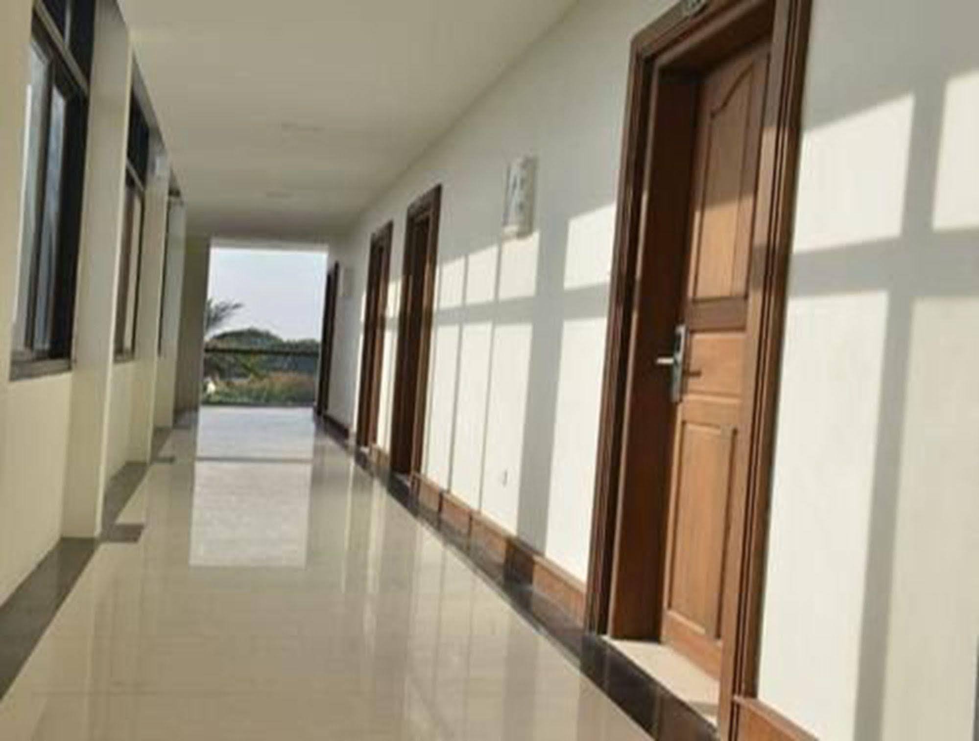 Hotel М'їчина Екстер'єр фото